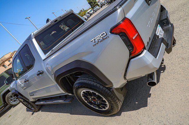 Used 2025 Toyota Tacoma TRD Off-Road AWD/4WD image 10