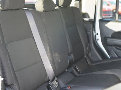 Used 2022 Jeep Gladiator Willys image 19