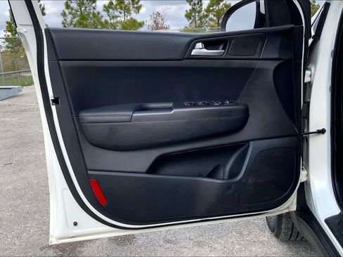 Used 2022 Kia Sportage LX image 20