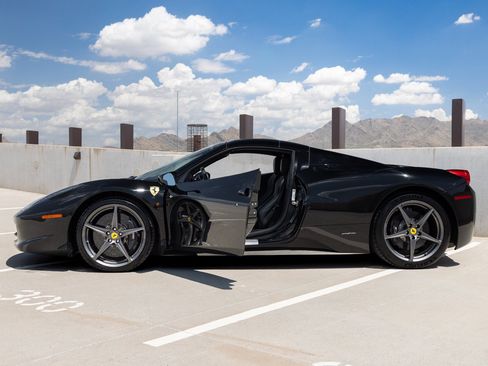 Used 2012 Ferrari 458 Spider RWD image 17