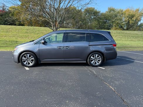 Used 2016 Honda Odyssey Touring Elite image 18