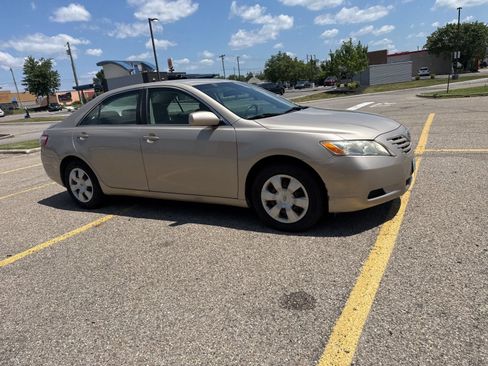 Used 2009 Toyota Camry XLE FWD image 9