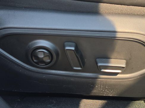 Used 2023 Jeep Grand Cherokee 4WD 4xe image 31