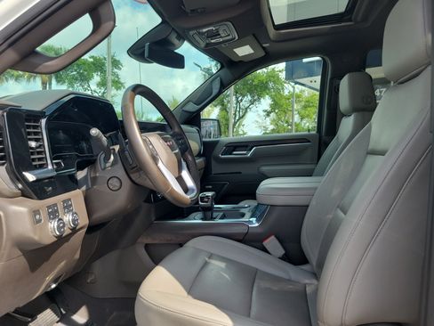 Used 2023 GMC Sierra 1500 SLT w/ SLT Premium Package AWD/4WD image 13