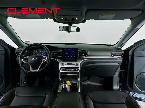 Certified 2022 Ford Explorer XLT w/ Equipment Group 202A image 11