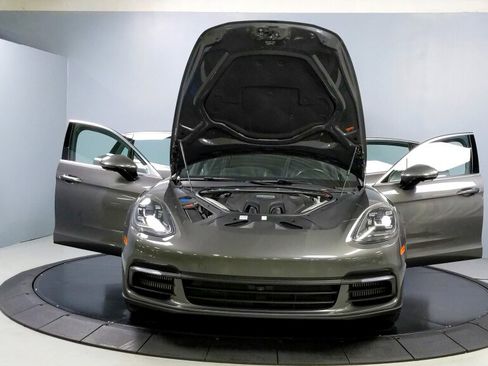 Used 2017 Porsche Panamera 4S w/ Premium Package Plus AWD/4WD image 9