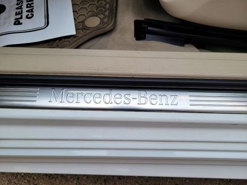 Used 2016 Mercedes-Benz E 350 4MATIC Sedan image 22