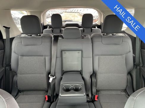 Used 2025 Ford Explorer Active AWD/4WD image 34