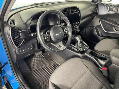 Certified 2024 Kia Soul EX FWD image 3