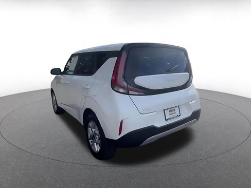 Used 2025 Kia Soul LX w/ LX Technology Package image 11