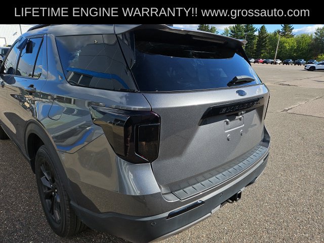 Used 2023 Ford Explorer XLT w/ Equipment Group 202A AWD/4WD image 13