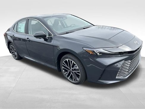 New 2026 Toyota Camry XLE image 7