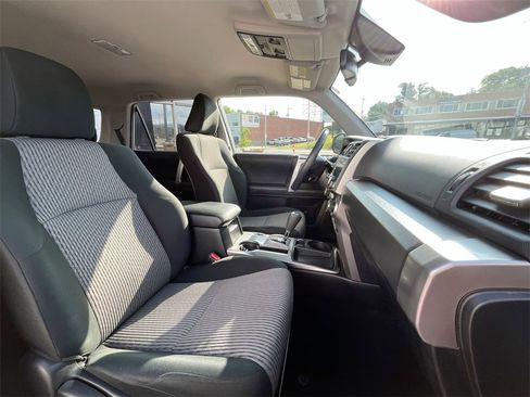 Used 2023 Toyota 4Runner SR5 image 39