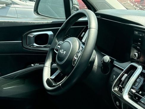 Used 2023 Kia Sorento SX AWD/4WD image 14