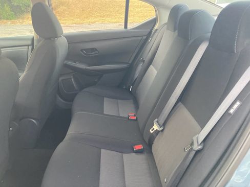 Used 2025 Nissan Sentra SV FWD image 4
