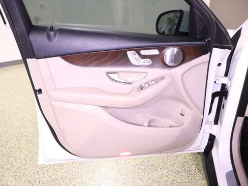 Used 2019 Mercedes-Benz GLC 300 4MATIC image 39