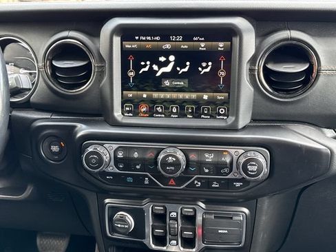 Used 2021 Jeep Wrangler Unlimited Sahara AWD/4WD image 12
