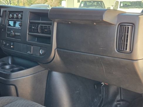 Used 2022 GMC Savana 2500 w/ Driver Convenience Package image 16