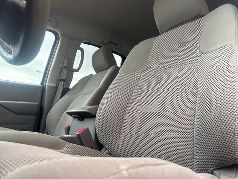 Used 2019 Nissan Frontier SV w/ Value Truck Package image 9