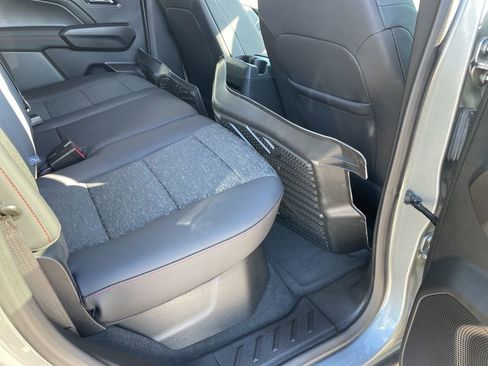 Used 2024 Chevrolet Colorado Z71 w/ Z71 Convenience Package 2 image 33