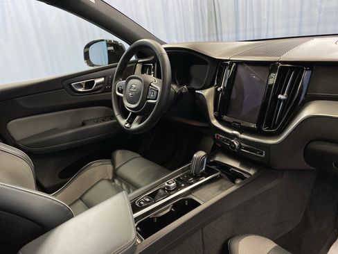Used 2022 Volvo XC60 B5 R-Design image 44
