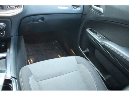 Used 2018 Dodge Charger SXT w/ Blacktop Package image 19