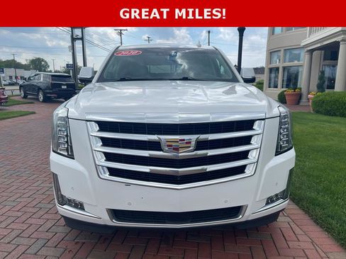 Used 2020 Cadillac Escalade Premium Luxury AWD/4WD image 3