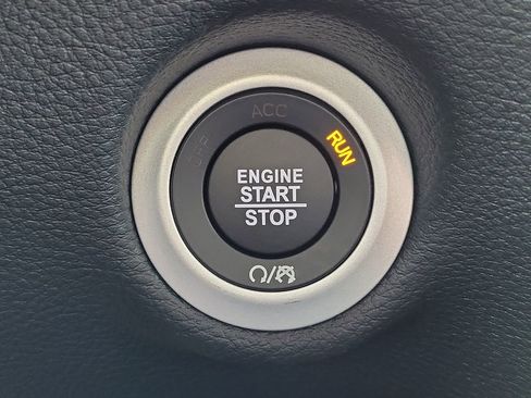 New 2026 Chrysler Pacifica Select image 32