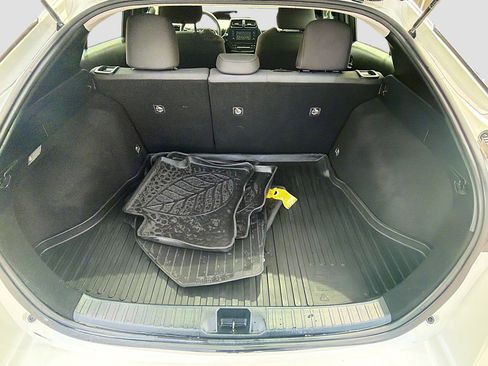 Used 2016 Toyota Prius Two image 26