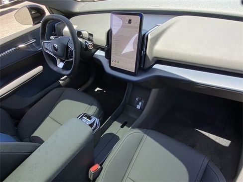 New 2025 Volvo EX30 Plus w/ Protection Package Premier image 13