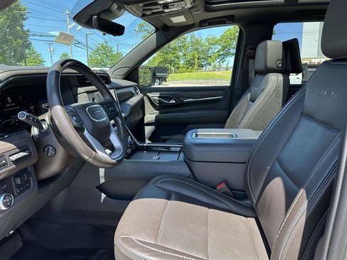 Used 2024 GMC Yukon Denali w/ Denali Reserve Package AWD/4WD image 14