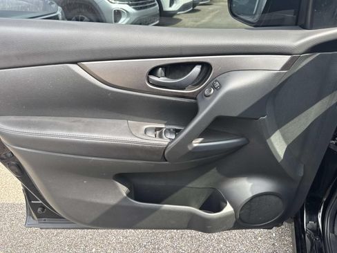 Used 2021 Nissan Rogue Sport S FWD image 19