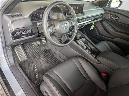 Used 2025 Honda Accord Sport image 10