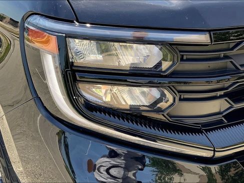 Used 2025 Ford Expedition Active AWD/4WD image 28