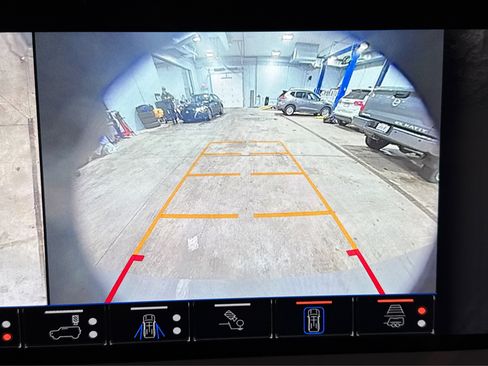 Used 2024 GMC Hummer EV 3X image 32