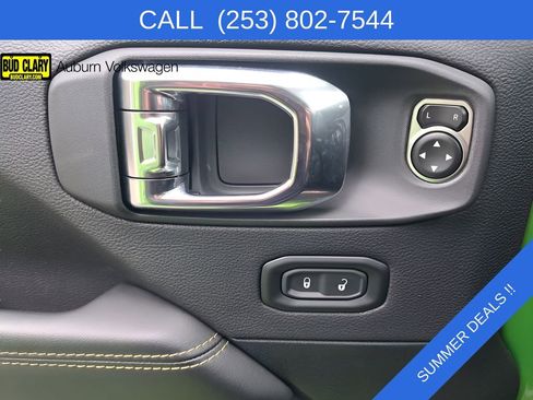 Used 2025 Jeep Gladiator Sport AWD/4WD image 27