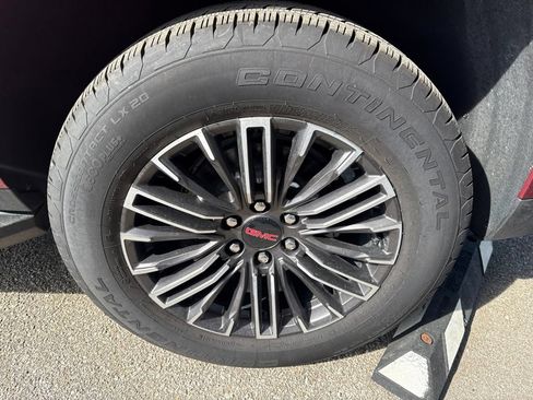 Used 2026 GMC Yukon Elevation AWD/4WD image 8