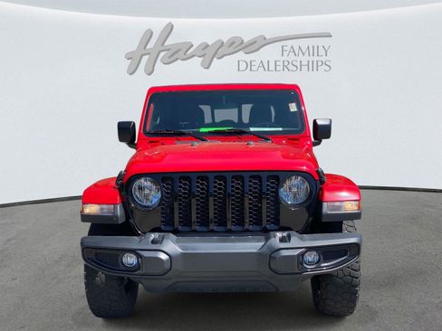 Used 2021 Jeep Gladiator Willys AWD/4WD image 9