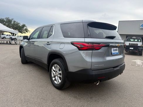 Used 2023 Chevrolet Traverse LS FWD image 3