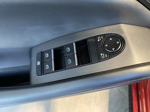 Used 2020 MAZDA MAZDA3 Hatchback FWD image 19