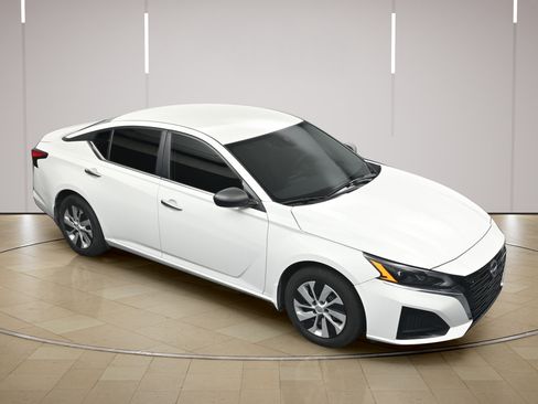 Certified 2024 Nissan Altima 2.5 S FWD image 30