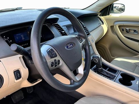 Used 2015 Ford Taurus SE image 12