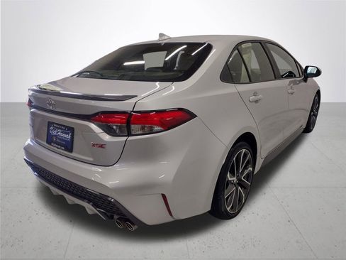 Used 2022 Toyota Corolla XSE FWD image 13