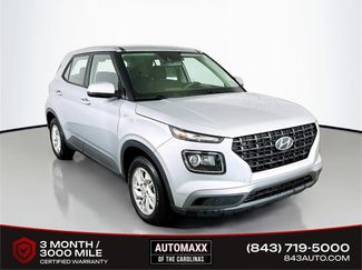 Used 2021 Hyundai Venue SE image 1