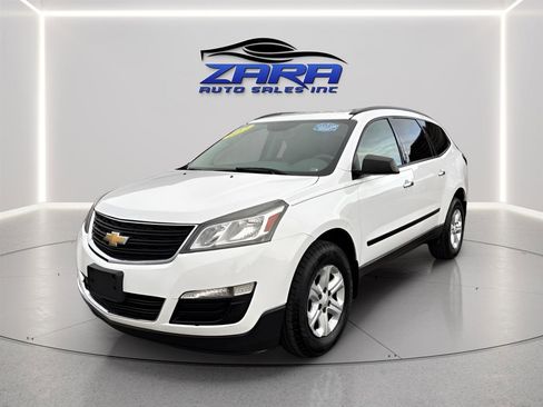 Used 2017 Chevrolet Traverse LS image 2