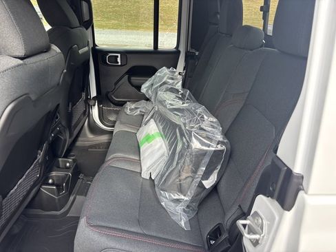 New 2026 Jeep Gladiator Rubicon image 16