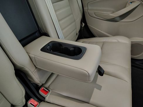 Used 2017 Ford Escape Titanium FWD image 33