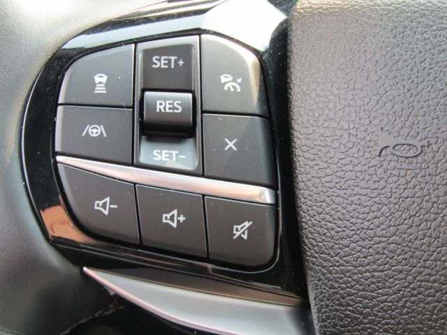 Certified 2022 Ford Explorer Platinum w/ Equipment Group 601A AWD/4WD image 24