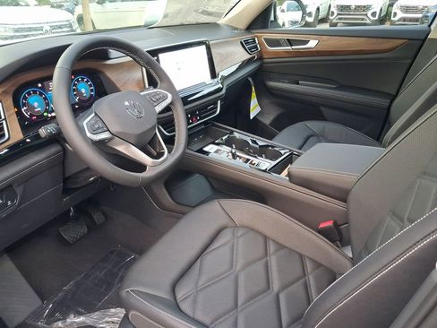 New 2026 Volkswagen Atlas SE FWD image 7