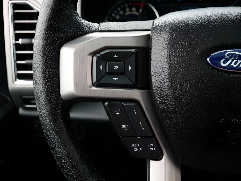 Used 2016 Ford F150 Platinum w/ Equipment Group 701A Luxury AWD/4WD image 18